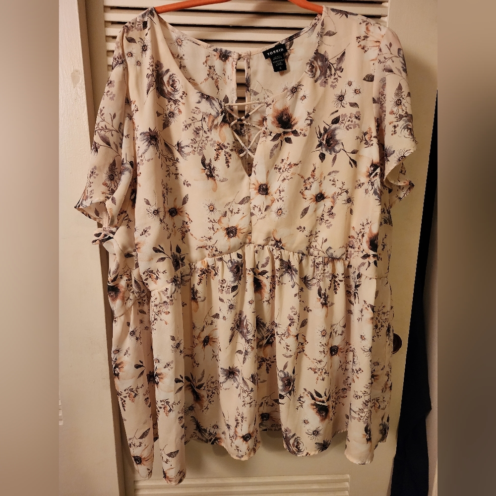 Torrid Ivory Floral Print Georgette Lattice Babydoll Blouse Women Plus Size 4XL